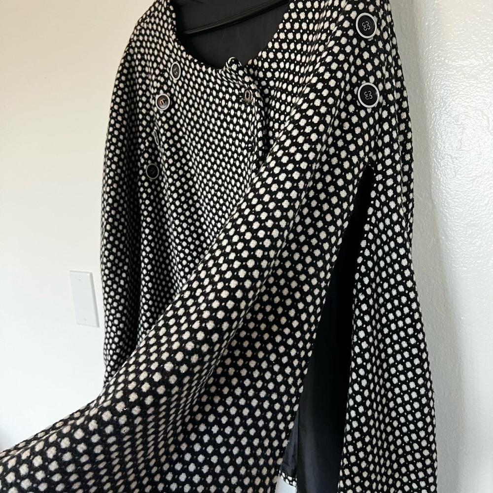 Poncho - Picture 6 of 6